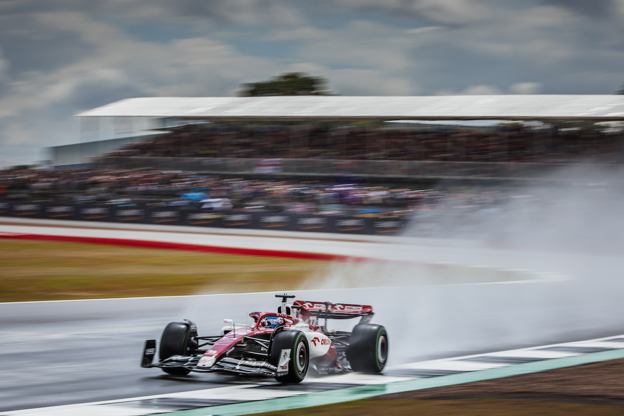 GP GRAN BRETAGNA, Valtteri Bottas (FIN) Alfa Romeo F1 Team C42.
01.07.2022. Formula 1 World Championship, Rd 10, British Grand Prix, Silverstone, England, Practice Day.
- www.xpbimages.com, EMail: requests@xpbimages.com © Copyright: Bearne / XPB Images