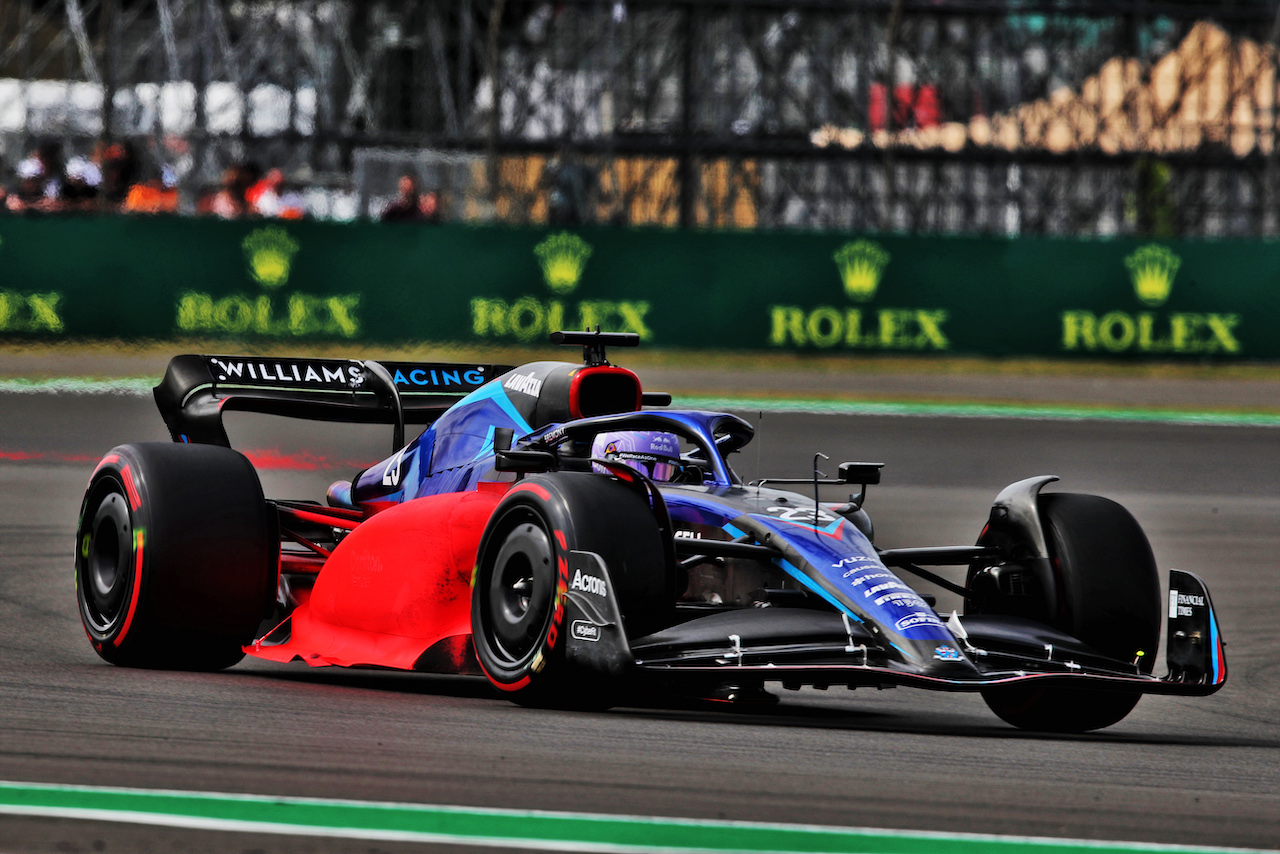 GP GRAN BRETAGNA, Alexander Albon (THA) Williams Racing FW44 With Flow-vis paint on the sidepod.
01.07.2022. Formula 1 World Championship, Rd 10, British Grand Prix, Silverstone, England, Practice Day.
 - www.xpbimages.com, EMail: requests@xpbimages.com © Copyright: Coates / XPB Images