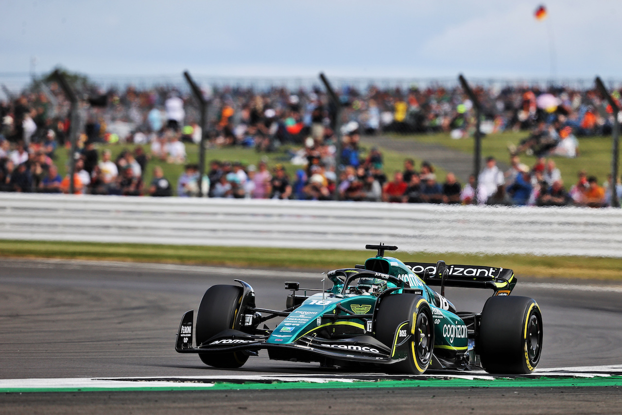 GP GRAN BRETAGNA, Lance Stroll (CDN) Aston Martin F1 Team AMR22.
01.07.2022. Formula 1 World Championship, Rd 10, British Grand Prix, Silverstone, England, Practice Day.
- www.xpbimages.com, EMail: requests@xpbimages.com © Copyright: Moy / XPB Images