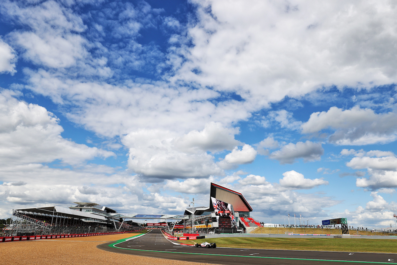 GP GRAN BRETAGNA, Kevin Magnussen (DEN) Haas VF-22.
01.07.2022. Formula 1 World Championship, Rd 10, British Grand Prix, Silverstone, England, Practice Day.
- www.xpbimages.com, EMail: requests@xpbimages.com © Copyright: Moy / XPB Images