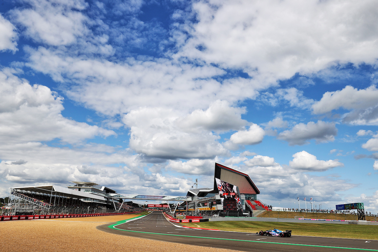 GP GRAN BRETAGNA, Fernando Alonso (ESP) Alpine F1 Team A522.
01.07.2022. Formula 1 World Championship, Rd 10, British Grand Prix, Silverstone, England, Practice Day.
- www.xpbimages.com, EMail: requests@xpbimages.com © Copyright: Moy / XPB Images