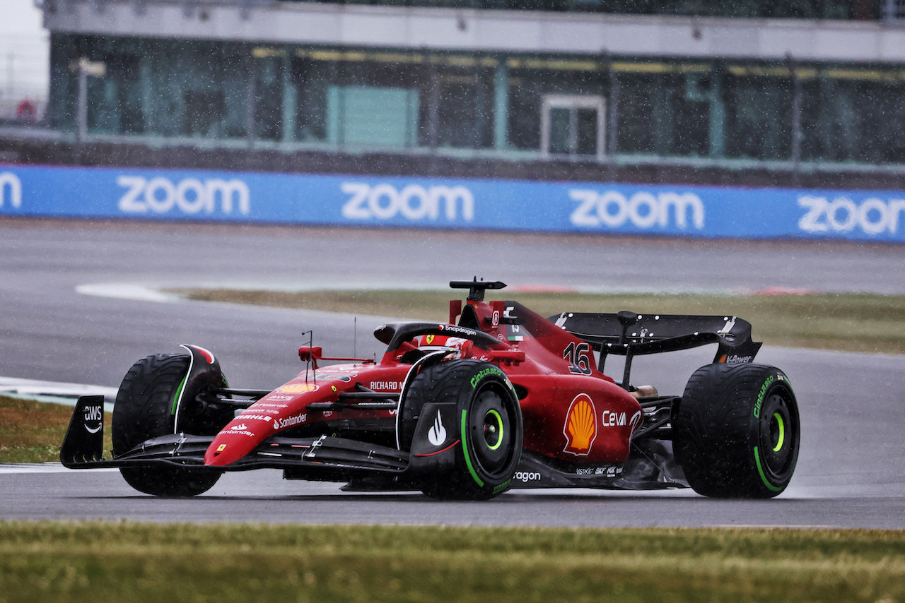 GP GRAN BRETAGNA, Charles Leclerc (MON) Ferrari F1-75.
01.07.2022. Formula 1 World Championship, Rd 10, British Grand Prix, Silverstone, England, Practice Day.
- www.xpbimages.com, EMail: requests@xpbimages.com © Copyright: Bearne / XPB Images