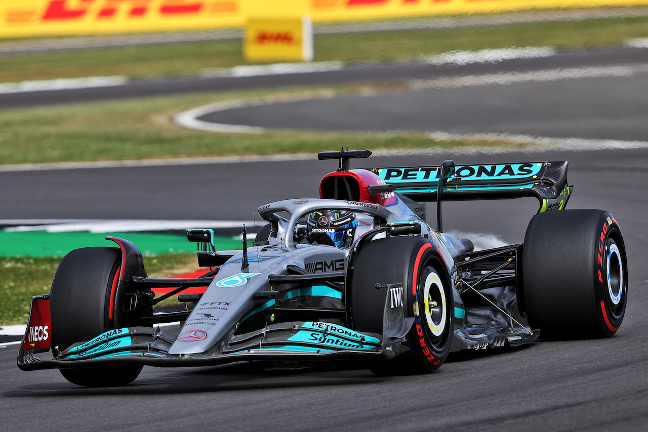 GP GRAN BRETAGNA, George Russell (GBR) Mercedes AMG F1 W13.
01.07.2022. Formula 1 World Championship, Rd 10, British Grand Prix, Silverstone, England, Practice Day.
- www.xpbimages.com, EMail: requests@xpbimages.com © Copyright: Moy / XPB Images