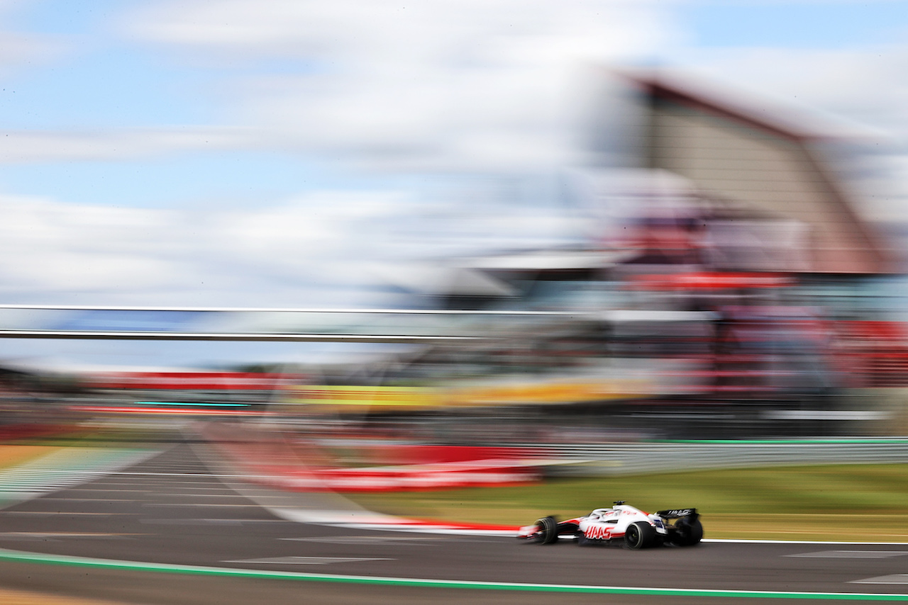 GP GRAN BRETAGNA, Kevin Magnussen (DEN) Haas VF-22.
01.07.2022. Formula 1 World Championship, Rd 10, British Grand Prix, Silverstone, England, Practice Day.
- www.xpbimages.com, EMail: requests@xpbimages.com © Copyright: Moy / XPB Images