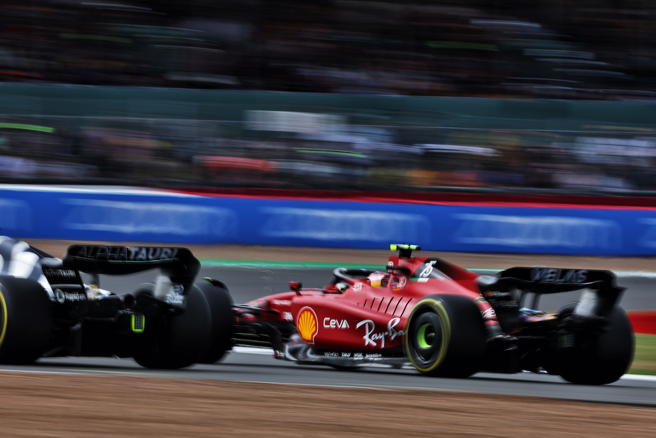 GP GRAN BRETAGNA, Carlos Sainz Jr (ESP) Ferrari F1-75.
01.07.2022. Formula 1 World Championship, Rd 10, British Grand Prix, Silverstone, England, Practice Day.
- www.xpbimages.com, EMail: requests@xpbimages.com © Copyright: Bearne / XPB Images