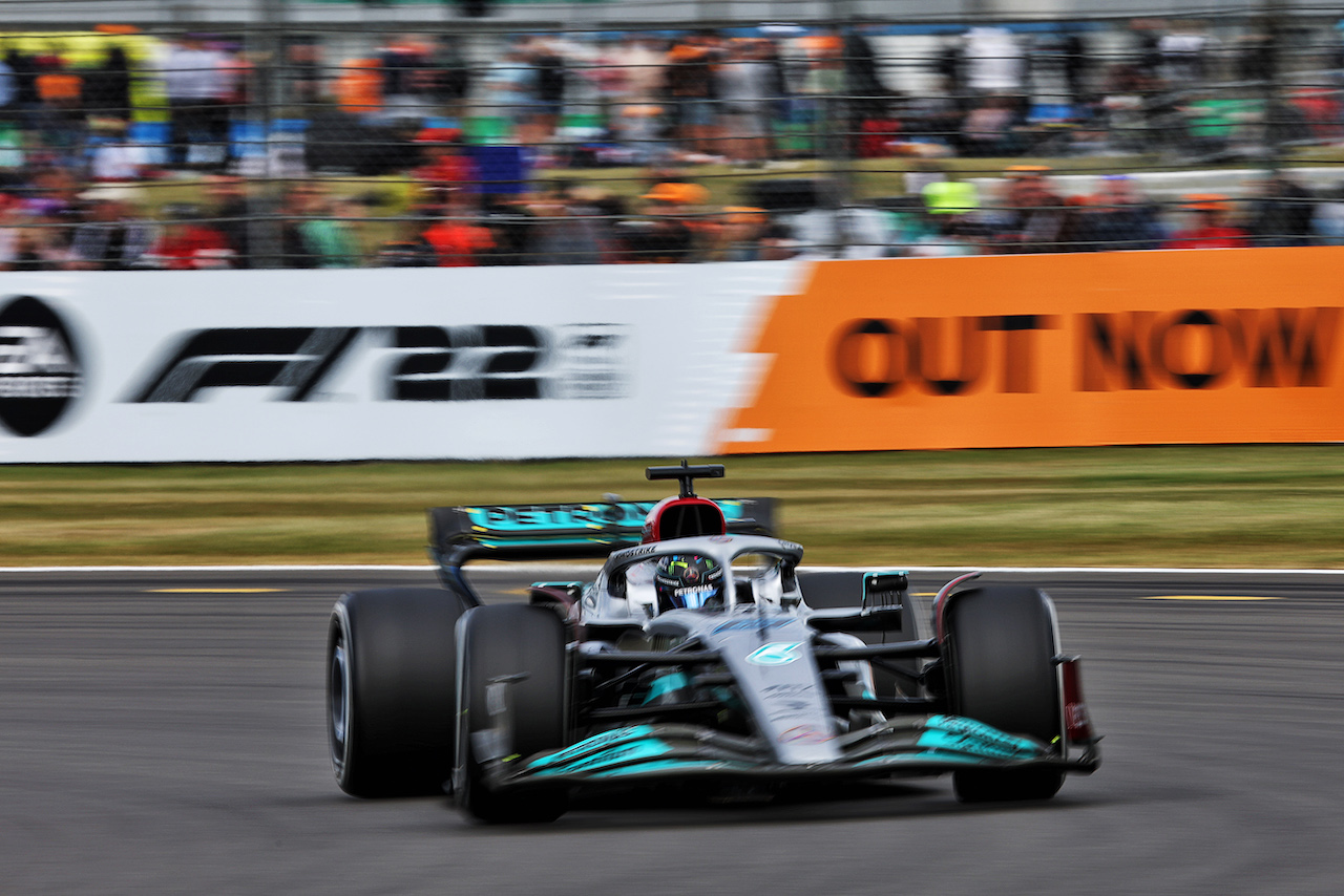 GP GRAN BRETAGNA, George Russell (GBR) Mercedes AMG F1 W13.
01.07.2022. Formula 1 World Championship, Rd 10, British Grand Prix, Silverstone, England, Practice Day.
- www.xpbimages.com, EMail: requests@xpbimages.com © Copyright: Bearne / XPB Images