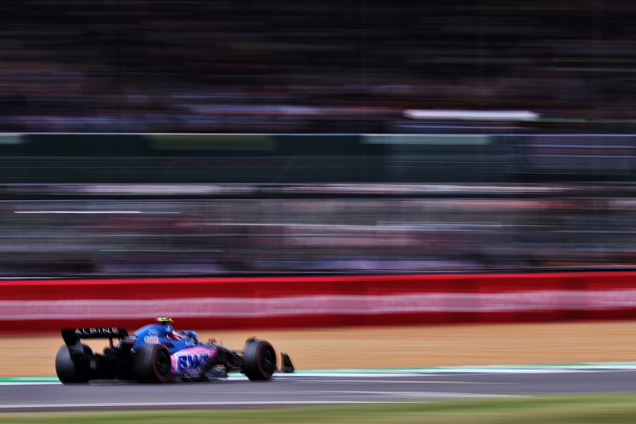 GP GRAN BRETAGNA, Esteban Ocon (FRA) Alpine F1 Team A522.
01.07.2022. Formula 1 World Championship, Rd 10, British Grand Prix, Silverstone, England, Practice Day.
- www.xpbimages.com, EMail: requests@xpbimages.com © Copyright: Moy / XPB Images