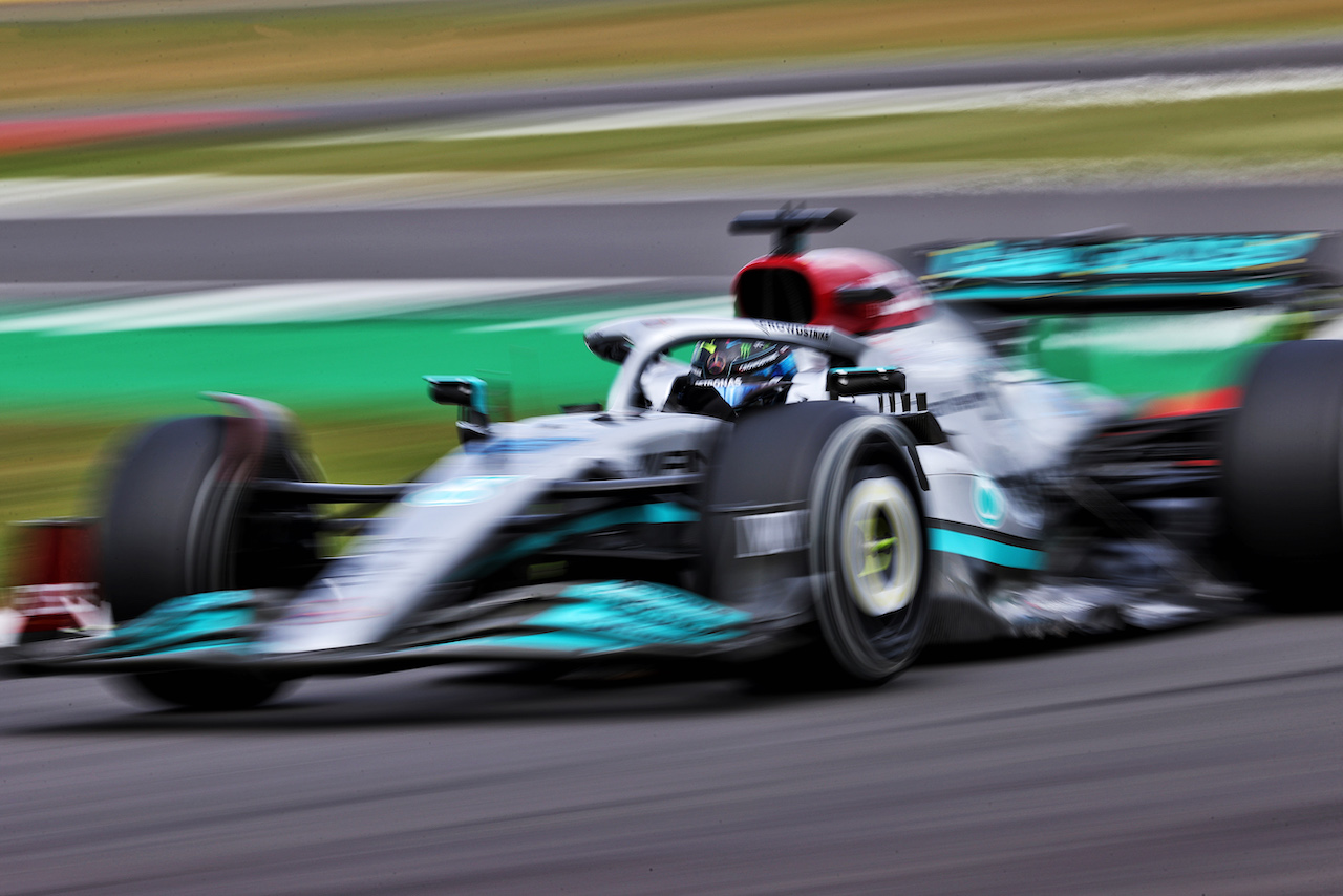 GP GRAN BRETAGNA, George Russell (GBR) Mercedes AMG F1 W13.
01.07.2022. Formula 1 World Championship, Rd 10, British Grand Prix, Silverstone, England, Practice Day.
- www.xpbimages.com, EMail: requests@xpbimages.com © Copyright: Moy / XPB Images