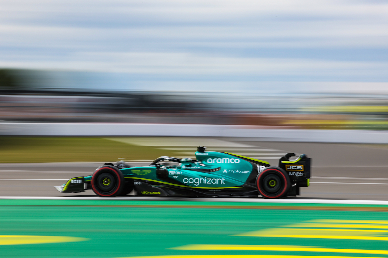 GP GRAN BRETAGNA, Lance Stroll (CDN) Aston Martin F1 Team AMR22.
01.07.2022. Formula 1 World Championship, Rd 10, British Grand Prix, Silverstone, England, Practice Day.
- www.xpbimages.com, EMail: requests@xpbimages.com © Copyright: Rew / XPB Images