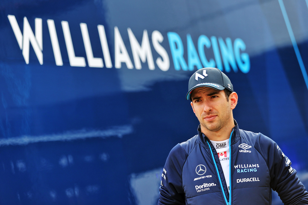 GP GRAN BRETAGNA, Nicholas Latifi (CDN) Williams Racing.
01.07.2022. Formula 1 World Championship, Rd 10, British Grand Prix, Silverstone, England, Practice Day.
- www.xpbimages.com, EMail: requests@xpbimages.com © Copyright: Moy / XPB Images
