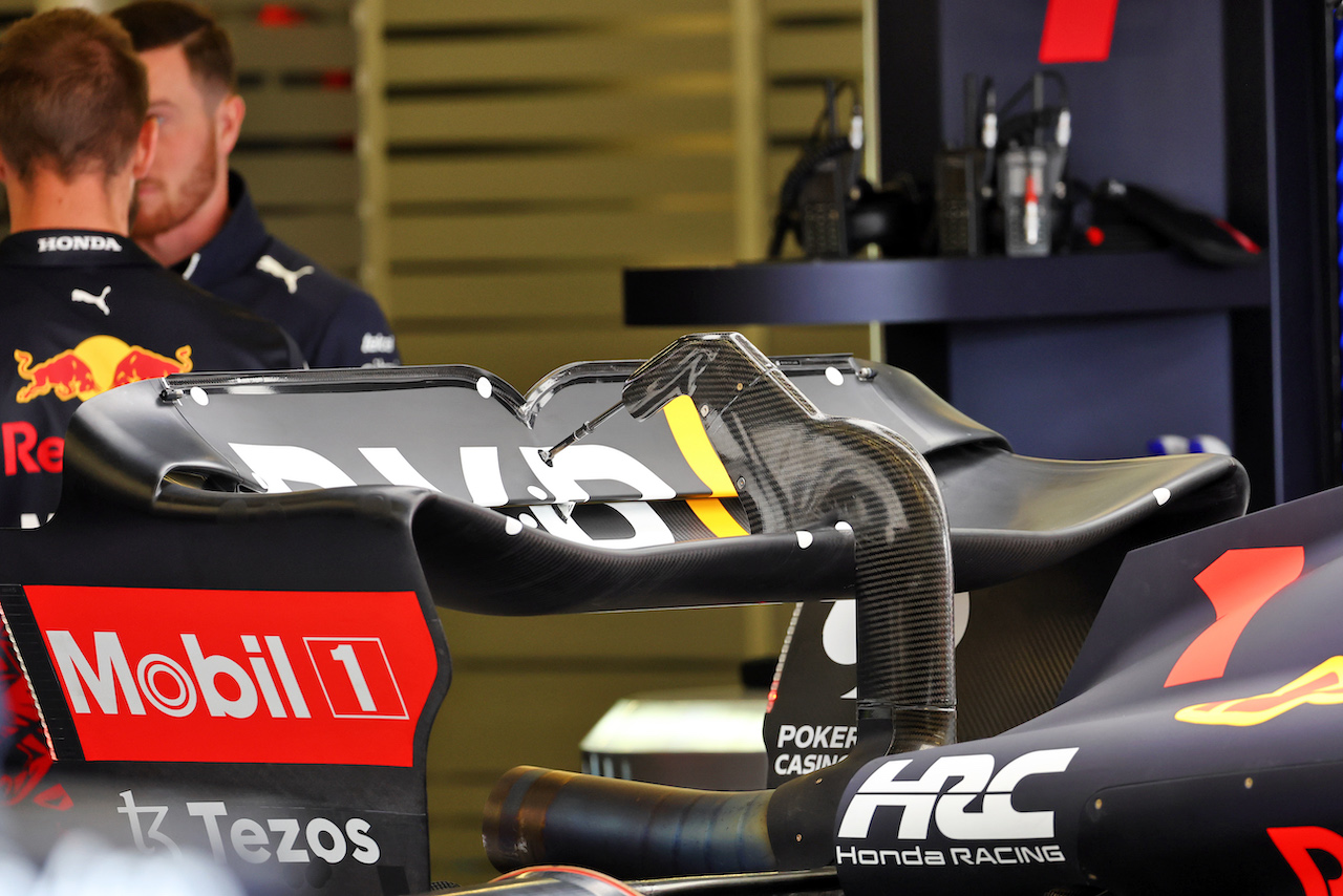GP GRAN BRETAGNA, Red Bull Racing RB18 rear wing.
01.07.2022. Formula 1 World Championship, Rd 10, British Grand Prix, Silverstone, England, Practice Day.
- www.xpbimages.com, EMail: requests@xpbimages.com © Copyright: Batchelor / XPB Images