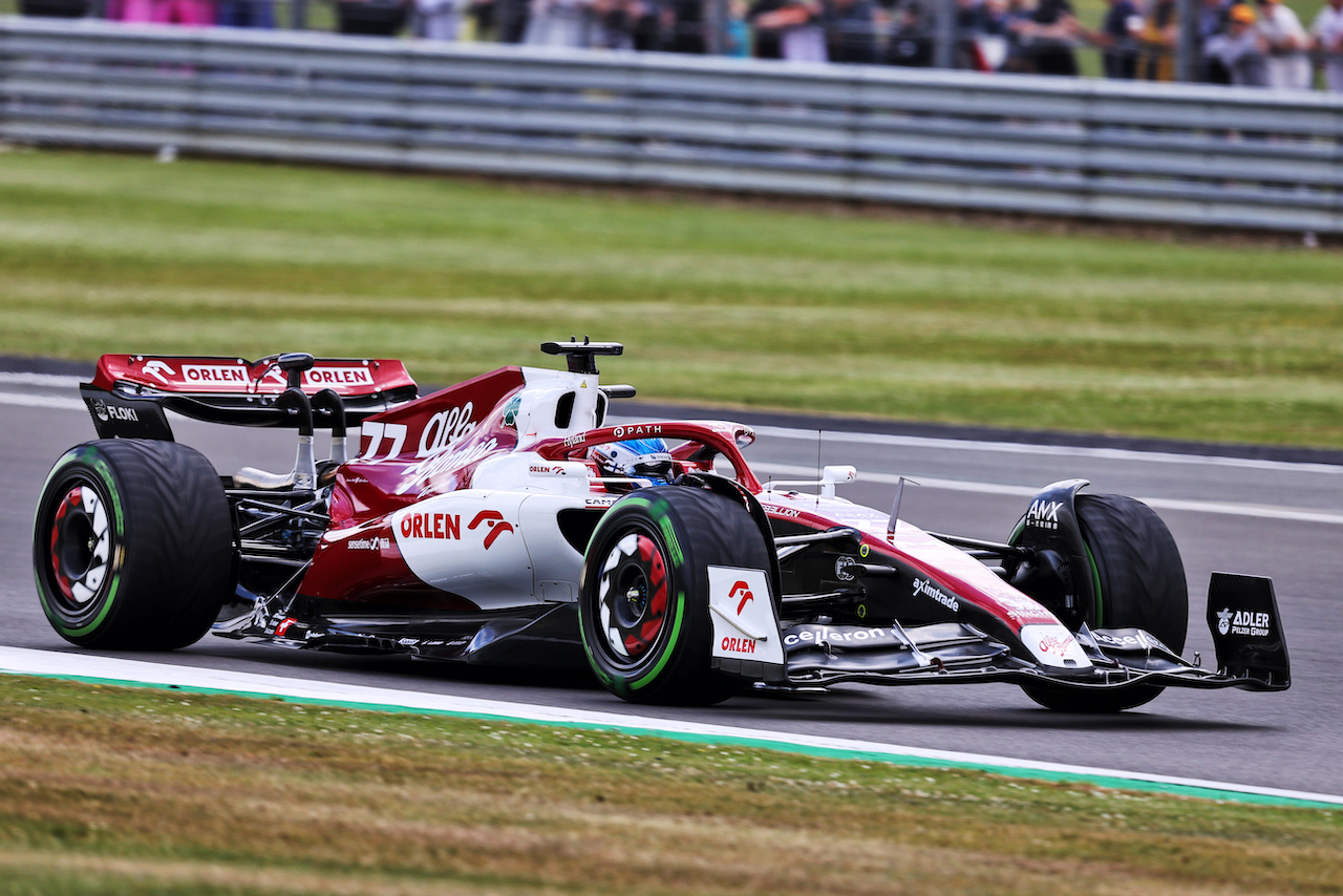 GP GRAN BRETAGNA, Valtteri Bottas (FIN) Alfa Romeo F1 Team C42.
01.07.2022. Formula 1 World Championship, Rd 10, British Grand Prix, Silverstone, England, Practice Day.
- www.xpbimages.com, EMail: requests@xpbimages.com © Copyright: Moy / XPB Images