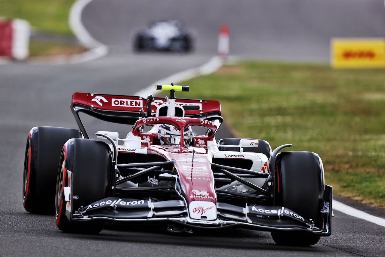 GP GRAN BRETAGNA, Guanyu Zhou (CHN) Alfa Romeo F1 Team C42.
01.07.2022. Formula 1 World Championship, Rd 10, British Grand Prix, Silverstone, England, Practice Day.
- www.xpbimages.com, EMail: requests@xpbimages.com © Copyright: Moy / XPB Images