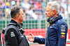 GP GRAN BRETAGNA, (L to R): Ron Meadows (GBR) Mercedes GP Team Manager with Jonathan Wheatley (GBR) Red Bull Racing Team Manager.
01.07.2022. Formula 1 World Championship, Rd 10, British Grand Prix, Silverstone, England, Practice Day.
- www.xpbimages.com, EMail: requests@xpbimages.com © Copyright: Batchelor / XPB Images