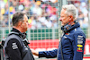 GP GRAN BRETAGNA, (L to R): Ron Meadows (GBR) Mercedes GP Team Manager with Jonathan Wheatley (GBR) Red Bull Racing Team Manager.
01.07.2022. Formula 1 World Championship, Rd 10, British Grand Prix, Silverstone, England, Practice Day.
- www.xpbimages.com, EMail: requests@xpbimages.com © Copyright: Batchelor / XPB Images