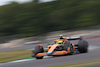 GP GRAN BRETAGNA, Lando Norris (GBR) McLaren MCL36.
01.07.2022. Formula 1 World Championship, Rd 10, British Grand Prix, Silverstone, England, Practice Day.
- www.xpbimages.com, EMail: requests@xpbimages.com © Copyright: Rew / XPB Images