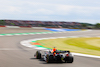 GP GRAN BRETAGNA, Max Verstappen (NLD) Red Bull Racing RB18..
01.07.2022. Formula 1 World Championship, Rd 10, British Grand Prix, Silverstone, England, Practice Day.
- www.xpbimages.com, EMail: requests@xpbimages.com © Copyright: Rew / XPB Images