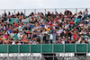 GP GRAN BRETAGNA, Circuit Atmosfera - fans in the grandstand.
01.07.2022. Formula 1 World Championship, Rd 10, British Grand Prix, Silverstone, England, Practice Day.
- www.xpbimages.com, EMail: requests@xpbimages.com © Copyright: Moy / XPB Images