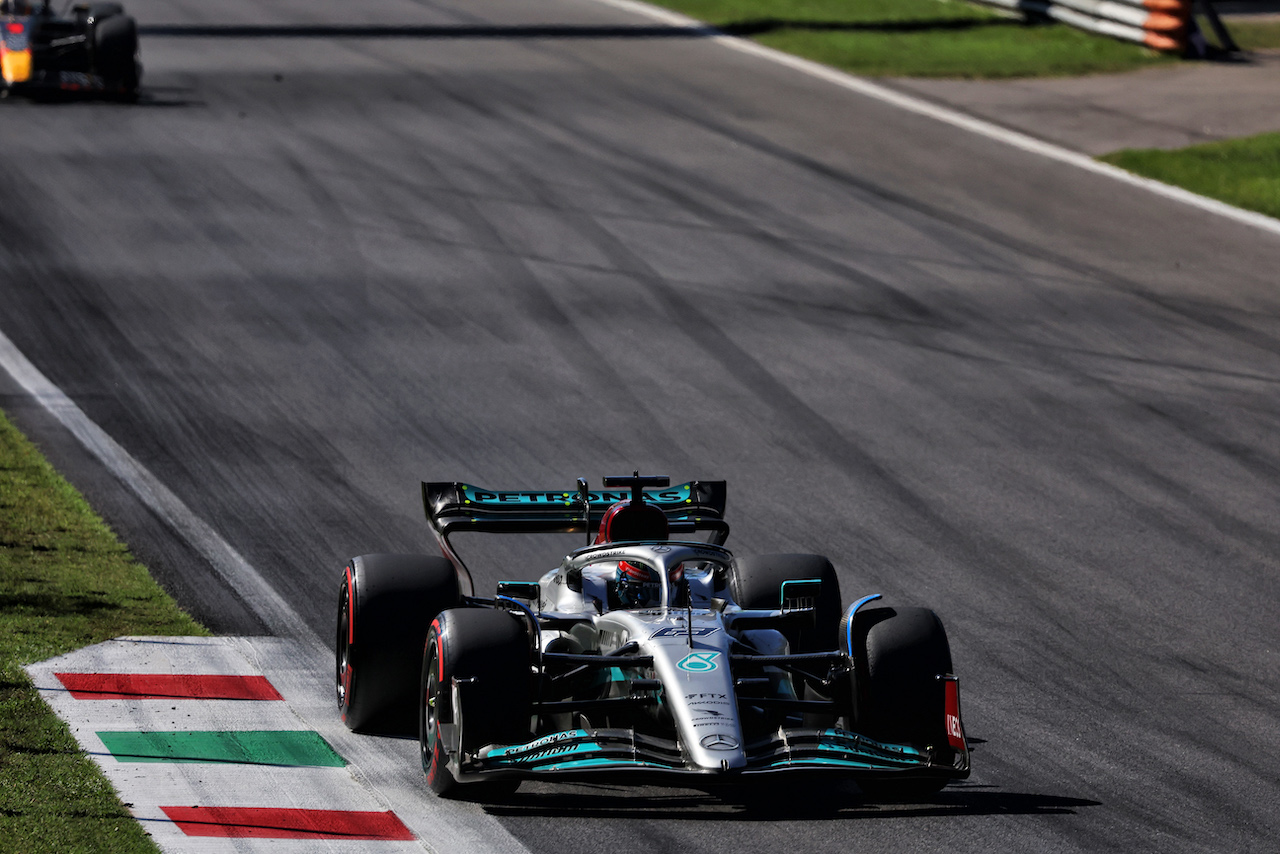 GP ITALIA, George Russell (GBR) Mercedes AMG F1 W13.
11.09.2022. Formula 1 World Championship, Rd 16, Italian Grand Prix, Monza, Italy, Gara Day.
- www.xpbimages.com, EMail: requests@xpbimages.com © Copyright: Bearne / XPB Images