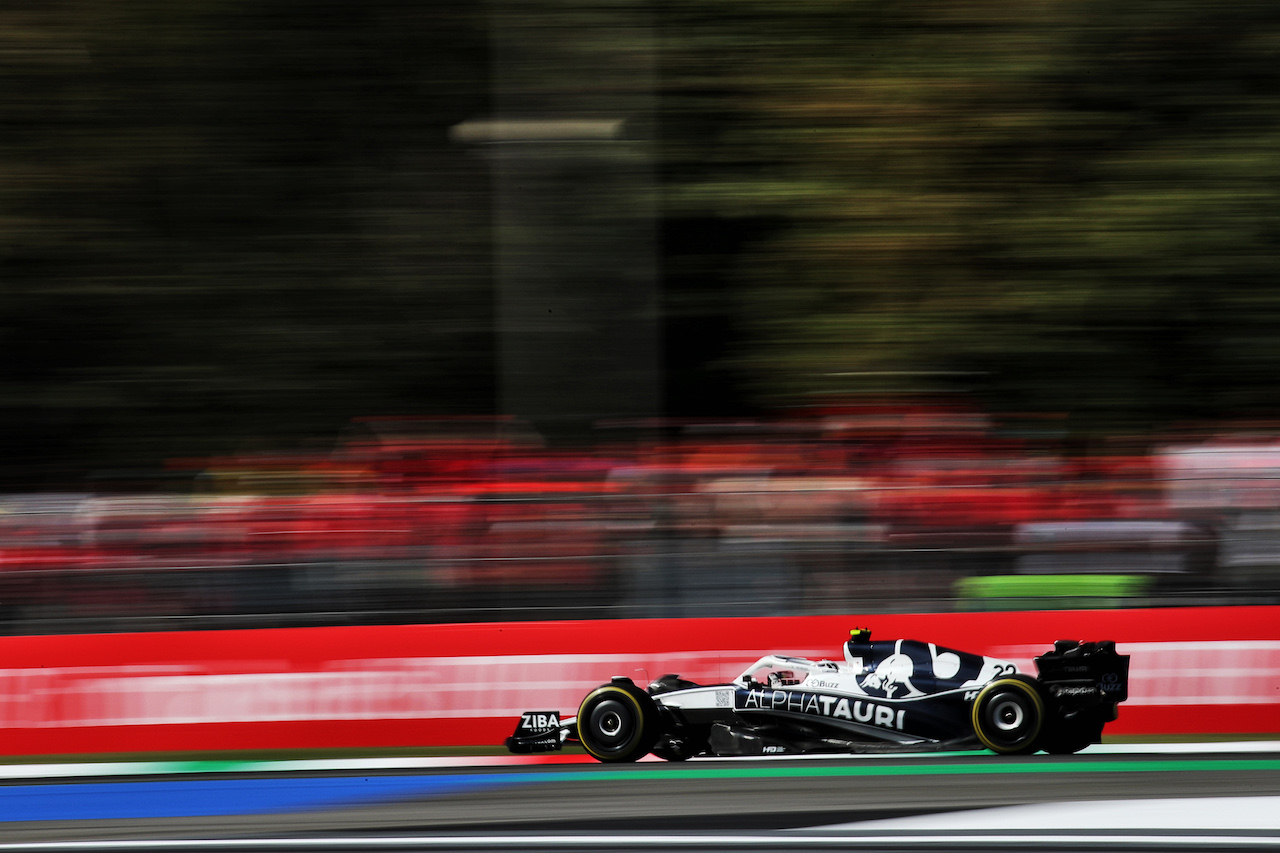 GP ITALIA, Yuki Tsunoda (JPN) AlphaTauri AT03.
11.09.2022. Formula 1 World Championship, Rd 16, Italian Grand Prix, Monza, Italy, Gara Day.
 - www.xpbimages.com, EMail: requests@xpbimages.com © Copyright: Coates / XPB Images