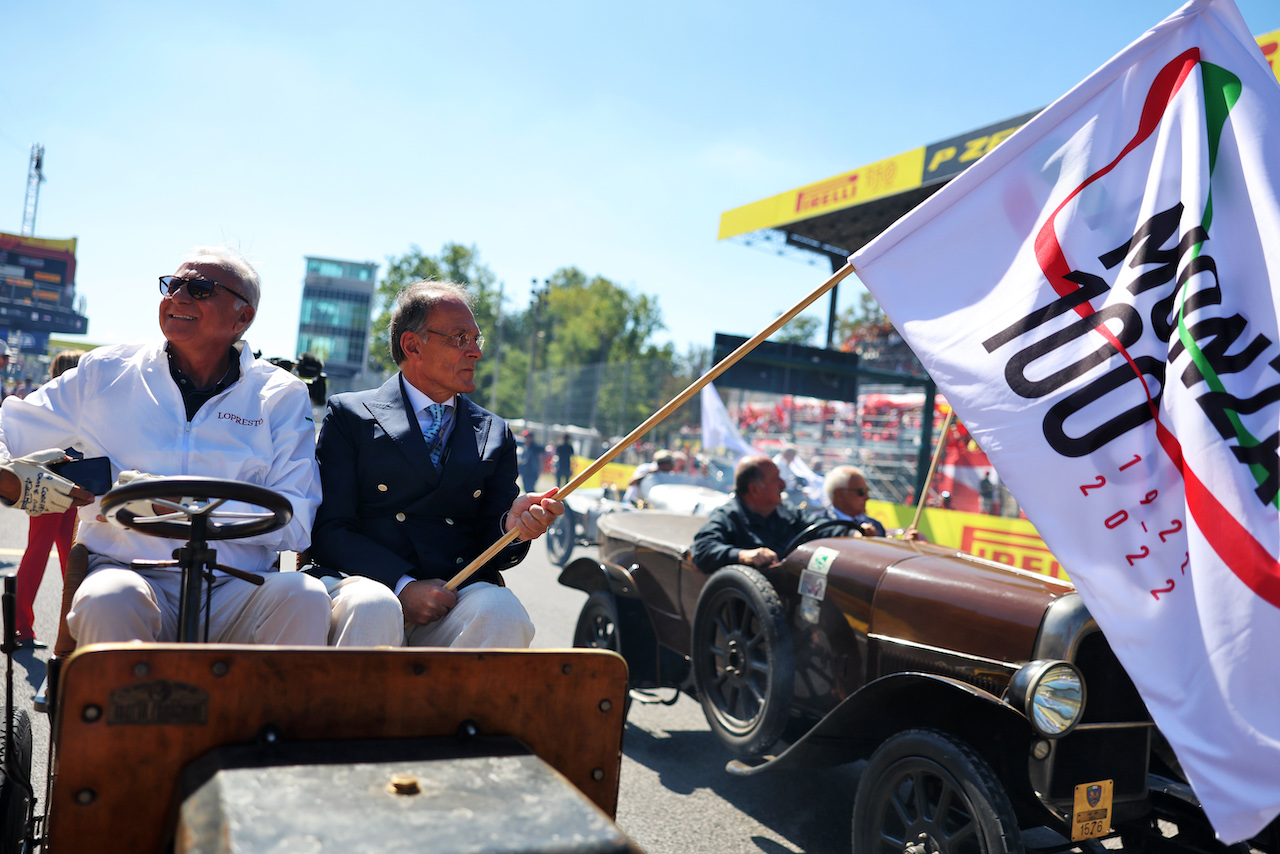 GP ITALIA, Circuit Atmosfera - drivers parade celebrates 100 years of Monza circuit.
11.09.2022. Formula 1 World Championship, Rd 16, Italian Grand Prix, Monza, Italy, Gara Day.
- www.xpbimages.com, EMail: requests@xpbimages.com © Copyright: Bearne / XPB Images