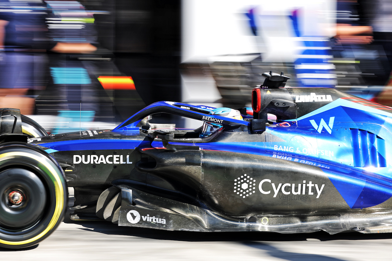 GP ITALIA, Nyck de Vries (NLD) Williams Racing FW44 Reserve Driver makes a pit stop.
11.09.2022. Formula 1 World Championship, Rd 16, Italian Grand Prix, Monza, Italy, Gara Day.
- www.xpbimages.com, EMail: requests@xpbimages.com © Copyright: Bearne / XPB Images