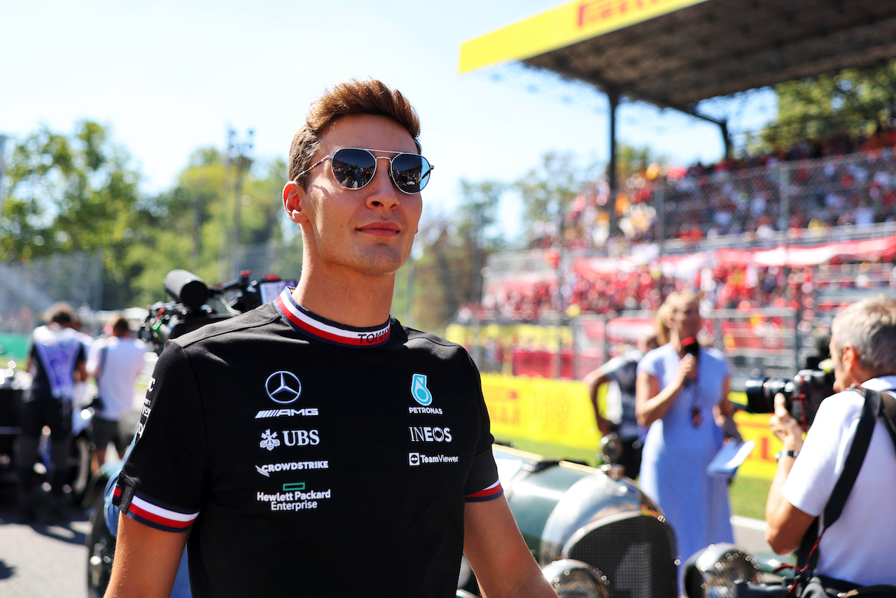 GP ITALIA, George Russell (GBR) Mercedes AMG F1 on the drivers parade.
11.09.2022. Formula 1 World Championship, Rd 16, Italian Grand Prix, Monza, Italy, Gara Day.
- www.xpbimages.com, EMail: requests@xpbimages.com © Copyright: Bearne / XPB Images