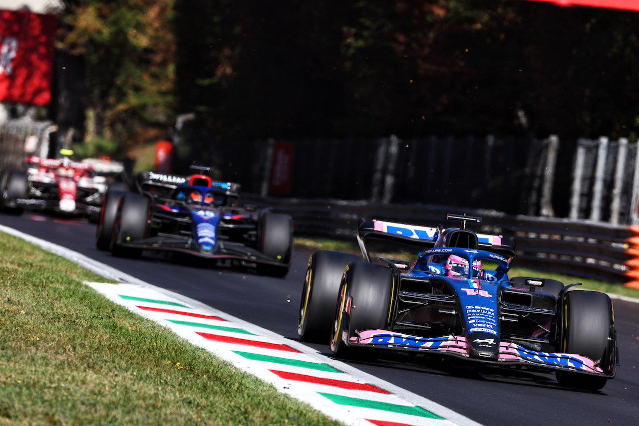 GP ITALIA, Fernando Alonso (ESP) Alpine F1 Team A522.
11.09.2022. Formula 1 World Championship, Rd 16, Italian Grand Prix, Monza, Italy, Gara Day.
- www.xpbimages.com, EMail: requests@xpbimages.com © Copyright: Charniaux / XPB Images