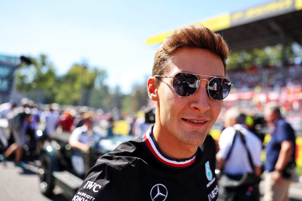 GP ITALIA, George Russell (GBR) Mercedes AMG F1 on the drivers parade.
11.09.2022. Formula 1 World Championship, Rd 16, Italian Grand Prix, Monza, Italy, Gara Day.
- www.xpbimages.com, EMail: requests@xpbimages.com © Copyright: Bearne / XPB Images