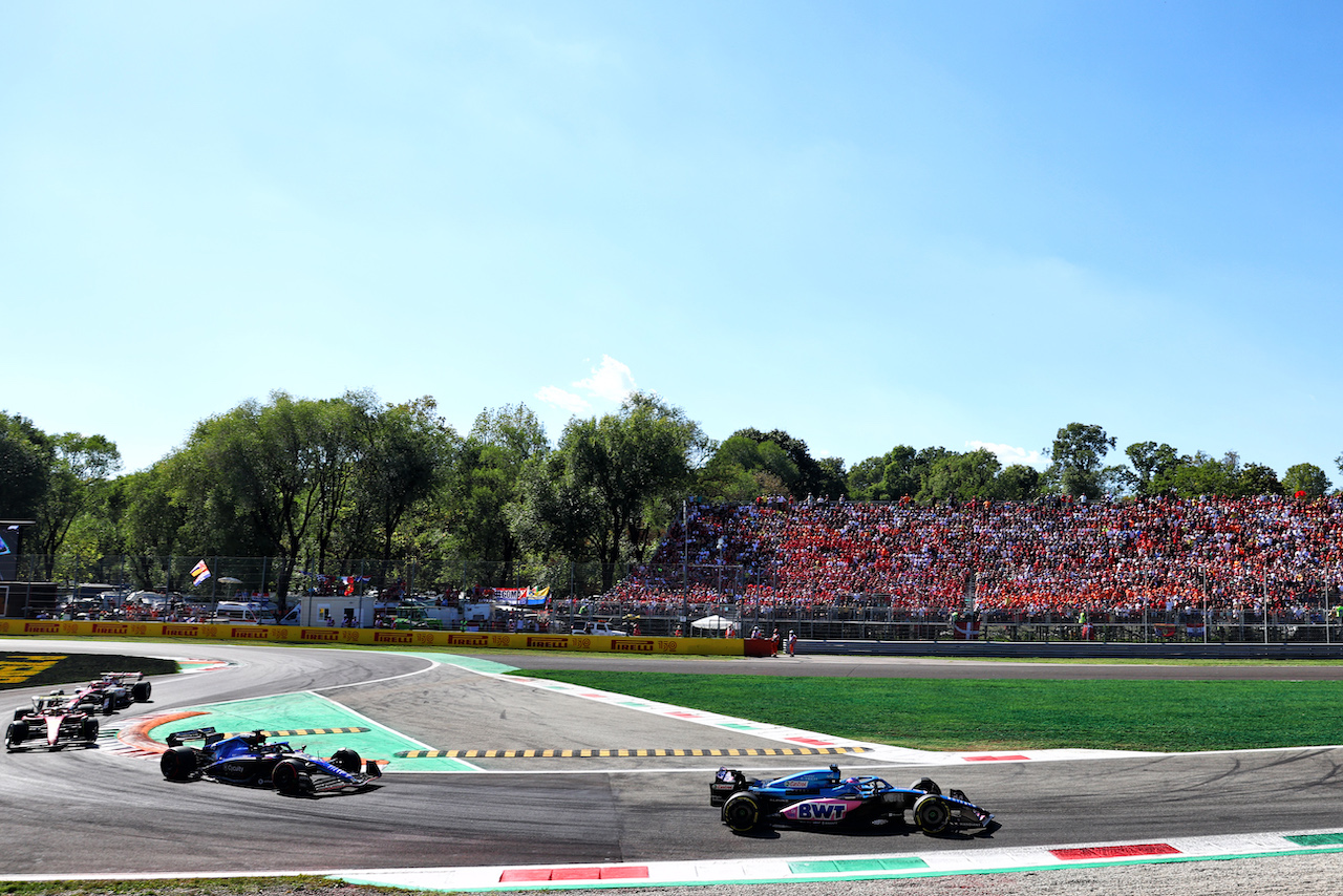 GP ITALIA, Fernando Alonso (ESP) Alpine F1 Team A522.
11.09.2022. Formula 1 World Championship, Rd 16, Italian Grand Prix, Monza, Italy, Gara Day.
- www.xpbimages.com, EMail: requests@xpbimages.com © Copyright: Batchelor / XPB Images