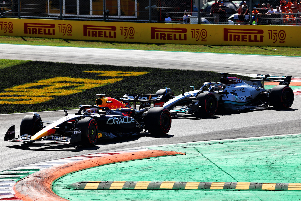 GP ITALIA, Max Verstappen (NLD) Red Bull Racing RB18.
11.09.2022. Formula 1 World Championship, Rd 16, Italian Grand Prix, Monza, Italy, Gara Day.
- www.xpbimages.com, EMail: requests@xpbimages.com © Copyright: Batchelor / XPB Images
