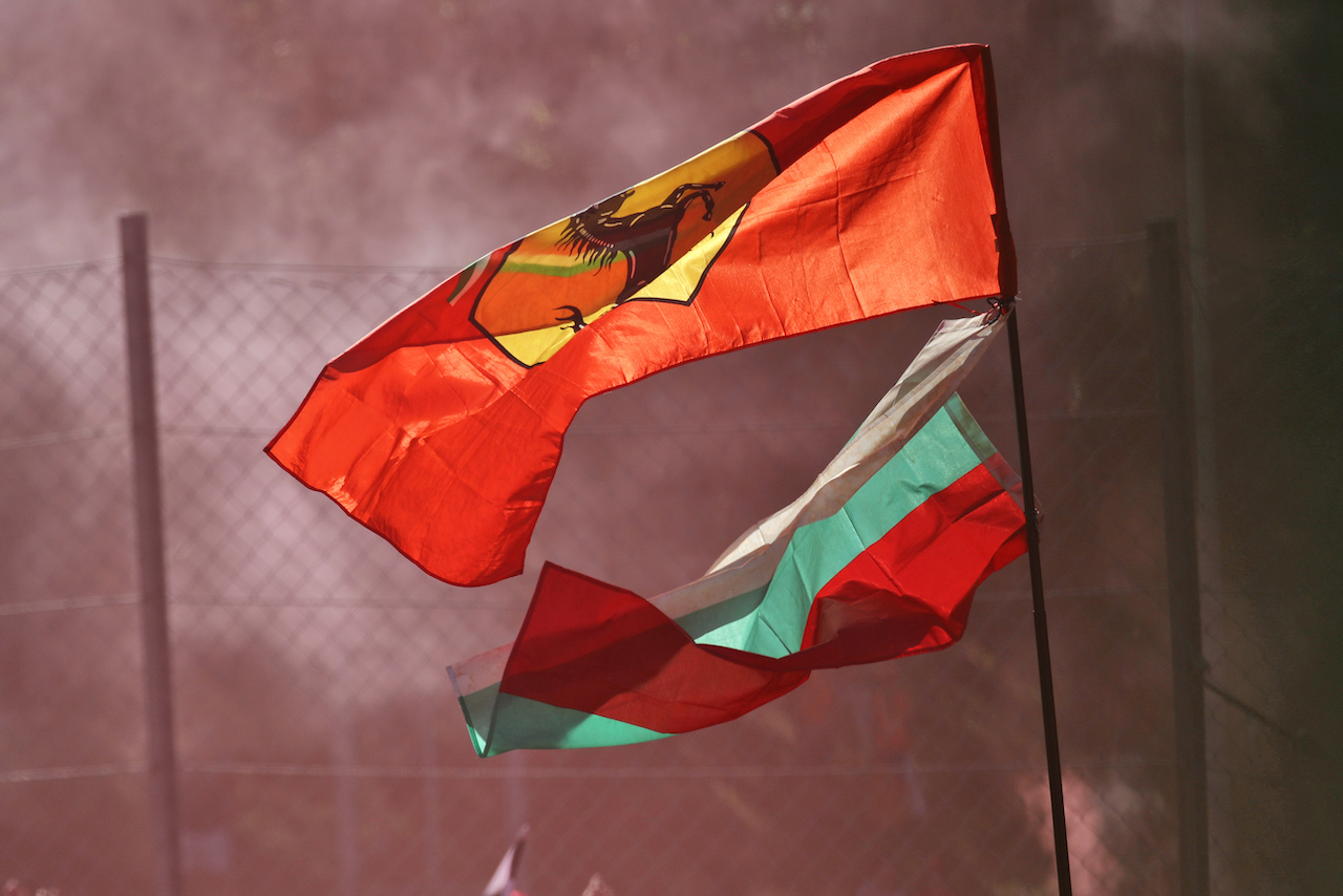 GP ITALIA, Circuit Atmosfera - Ferrari flags at the podium.
11.09.2022. Formula 1 World Championship, Rd 16, Italian Grand Prix, Monza, Italy, Gara Day.
 - www.xpbimages.com, EMail: requests@xpbimages.com © Copyright: Coates / XPB Images