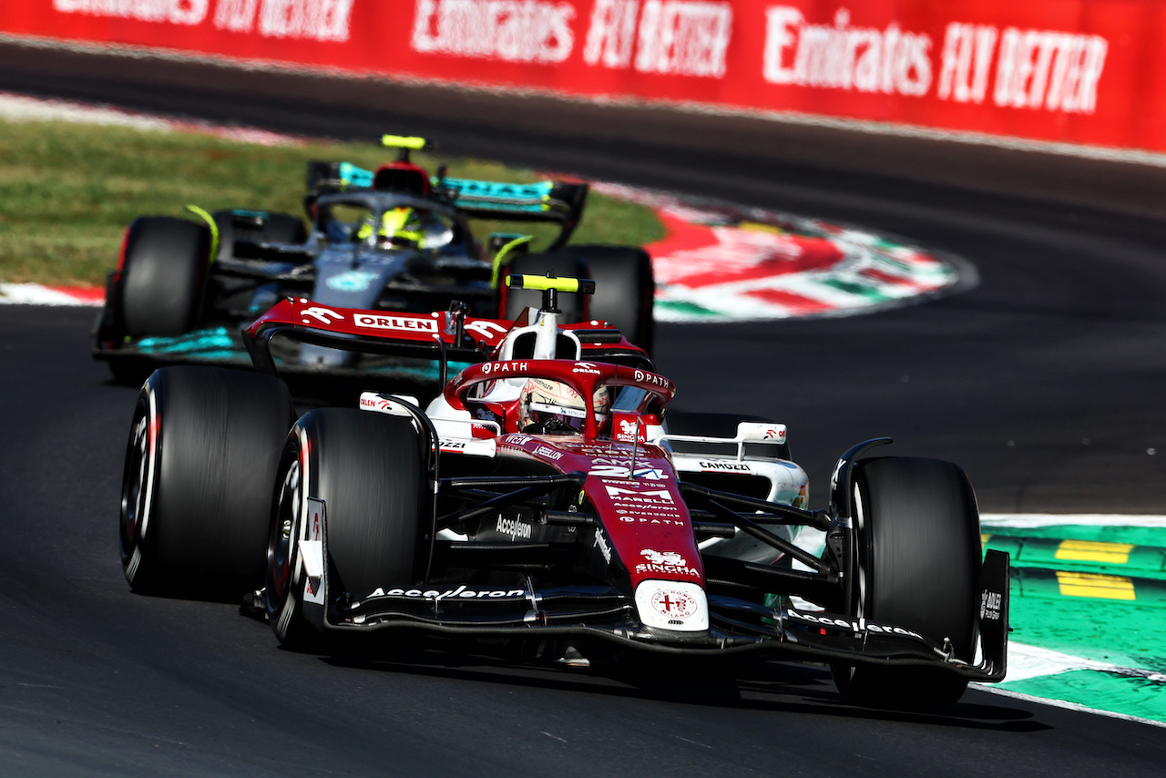 GP ITALIA, Guanyu Zhou (CHN) Alfa Romeo F1 Team C42.
11.09.2022. Formula 1 World Championship, Rd 16, Italian Grand Prix, Monza, Italy, Gara Day.
- www.xpbimages.com, EMail: requests@xpbimages.com © Copyright: Charniaux / XPB Images