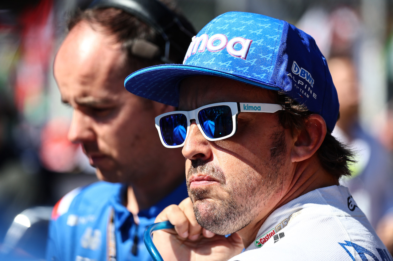 GP ITALIA, Fernando Alonso (ESP), Alpine F1 Team 
11.09.2022. Formula 1 World Championship, Rd 16, Italian Grand Prix, Monza, Italy, Gara Day.
- www.xpbimages.com, EMail: requests@xpbimages.com © Copyright: Charniaux / XPB Images