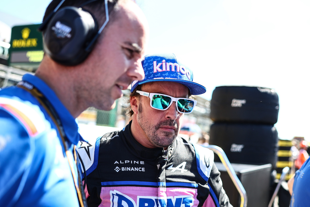 GP ITALIA, Fernando Alonso (ESP), Alpine F1 Team 
11.09.2022. Formula 1 World Championship, Rd 16, Italian Grand Prix, Monza, Italy, Gara Day.
- www.xpbimages.com, EMail: requests@xpbimages.com ¬© Copyright: Charniaux / XPB Images