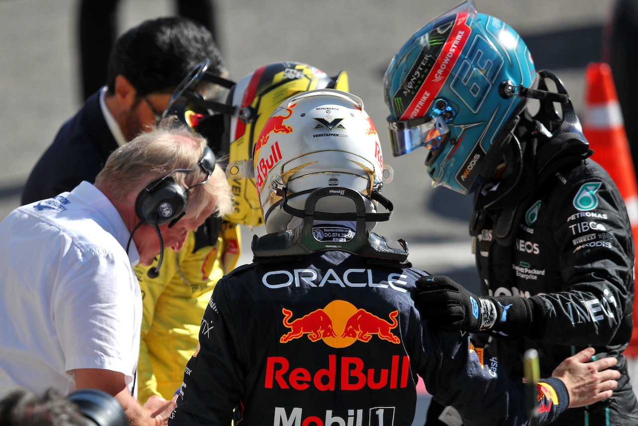 GP ITALIA, (L to R): Charles Leclerc (MON) Ferrari e George Russell (GBR) Mercedes AMG F1 in parc ferme with vincitore Max Verstappen (NLD) Red Bull Racing.
11.09.2022. Formula 1 World Championship, Rd 16, Italian Grand Prix, Monza, Italy, Gara Day.
 - www.xpbimages.com, EMail: requests@xpbimages.com © Copyright: Coates / XPB Images