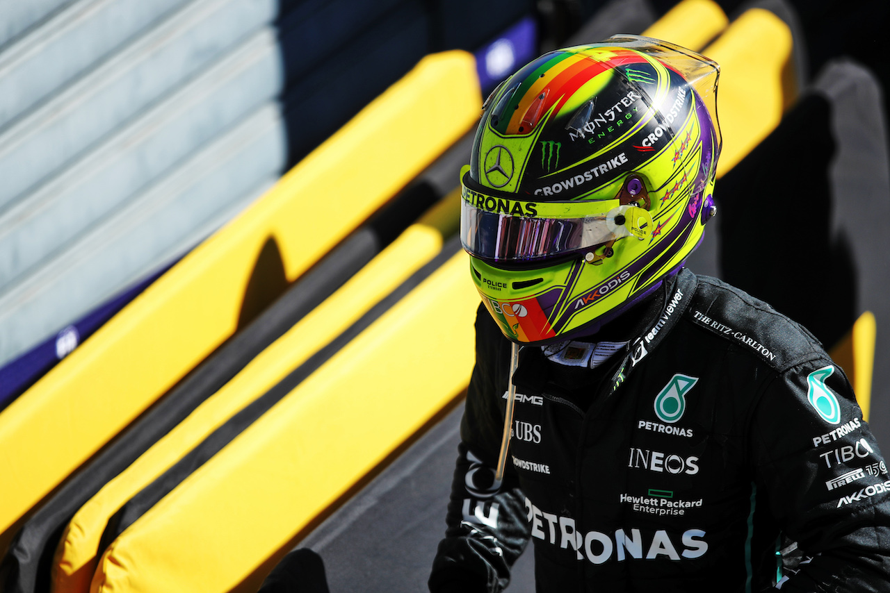 GP ITALIA, Lewis Hamilton (GBR) Mercedes AMG F1 in parc ferme.
11.09.2022. Formula 1 World Championship, Rd 16, Italian Grand Prix, Monza, Italy, Gara Day.
 - www.xpbimages.com, EMail: requests@xpbimages.com © Copyright: Coates / XPB Images
