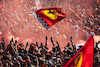 GP ITALIA, Circuit Atmosfera - fans at the podium.
11.09.2022. Formula 1 World Championship, Rd 16, Italian Grand Prix, Monza, Italy, Gara Day.
- www.xpbimages.com, EMail: requests@xpbimages.com © Copyright: Bearne / XPB Images