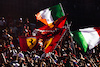 GP ITALIA, Circuit Atmosfera - fans at the podium.
11.09.2022. Formula 1 World Championship, Rd 16, Italian Grand Prix, Monza, Italy, Gara Day.
- www.xpbimages.com, EMail: requests@xpbimages.com © Copyright: Bearne / XPB Images