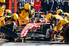 GP ITALIA, Carlos Sainz Jr (ESP) Ferrari F1-75 makes a pit stop.
11.09.2022. Formula 1 World Championship, Rd 16, Italian Grand Prix, Monza, Italy, Gara Day.
- www.xpbimages.com, EMail: requests@xpbimages.com © Copyright: Bearne / XPB Images