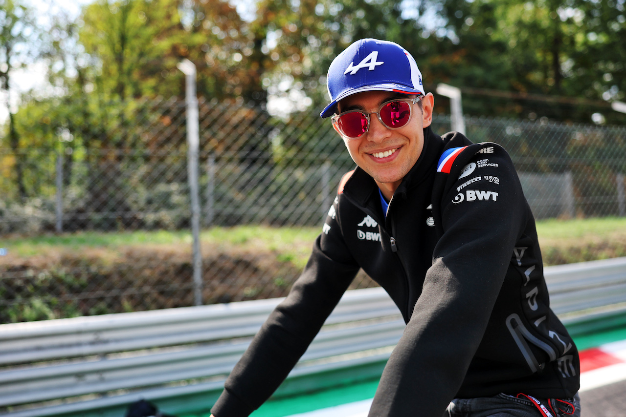 GP ITALIA, Esteban Ocon (FRA) Alpine F1 Team rides the circuit.
08.09.2022. Formula 1 World Championship, Rd 16, Italian Grand Prix, Monza, Italy, Preparation Day.
- www.xpbimages.com, EMail: requests@xpbimages.com © Copyright: Bearne / XPB Images