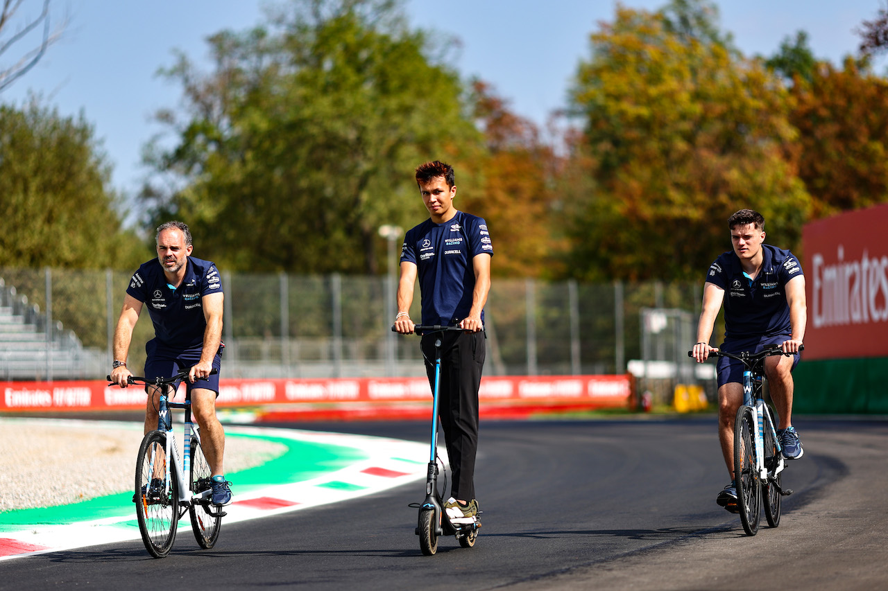GP ITALIA, Alex Albon (THA), Williams F1 Team 
08.09.2022. Formula 1 World Championship, Rd 16, Italian Grand Prix, Monza, Italy, Preparation Day.
- www.xpbimages.com, EMail: requests@xpbimages.com ¬© Copyright: Charniaux / XPB Images