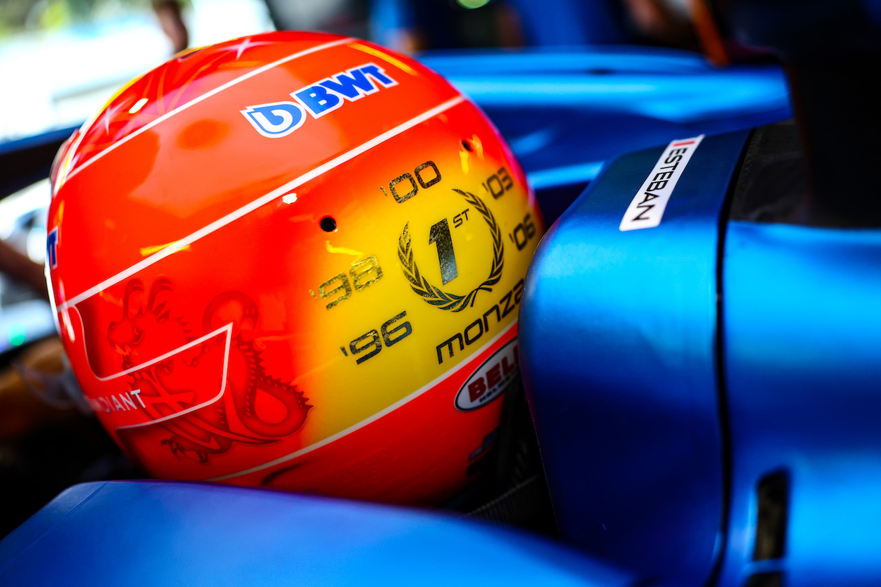 GP ITALIA, Esteban Ocon (FRA), Alpine F1 Team 
08.09.2022. Formula 1 World Championship, Rd 16, Italian Grand Prix, Monza, Italy, Preparation Day.
- www.xpbimages.com, EMail: requests@xpbimages.com ¬© Copyright: Charniaux / XPB Images