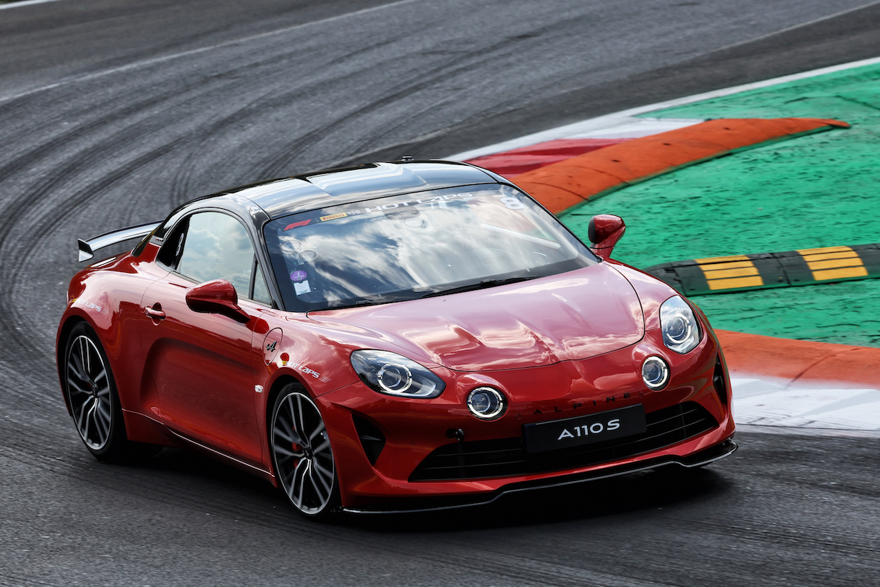 GP ITALIA, Alpine A110S - Pirelli Hot Laps.
08.09.2022. Formula 1 World Championship, Rd 16, Italian Grand Prix, Monza, Italy, Preparation Day.
- www.xpbimages.com, EMail: requests@xpbimages.com © Copyright: Bearne / XPB Images