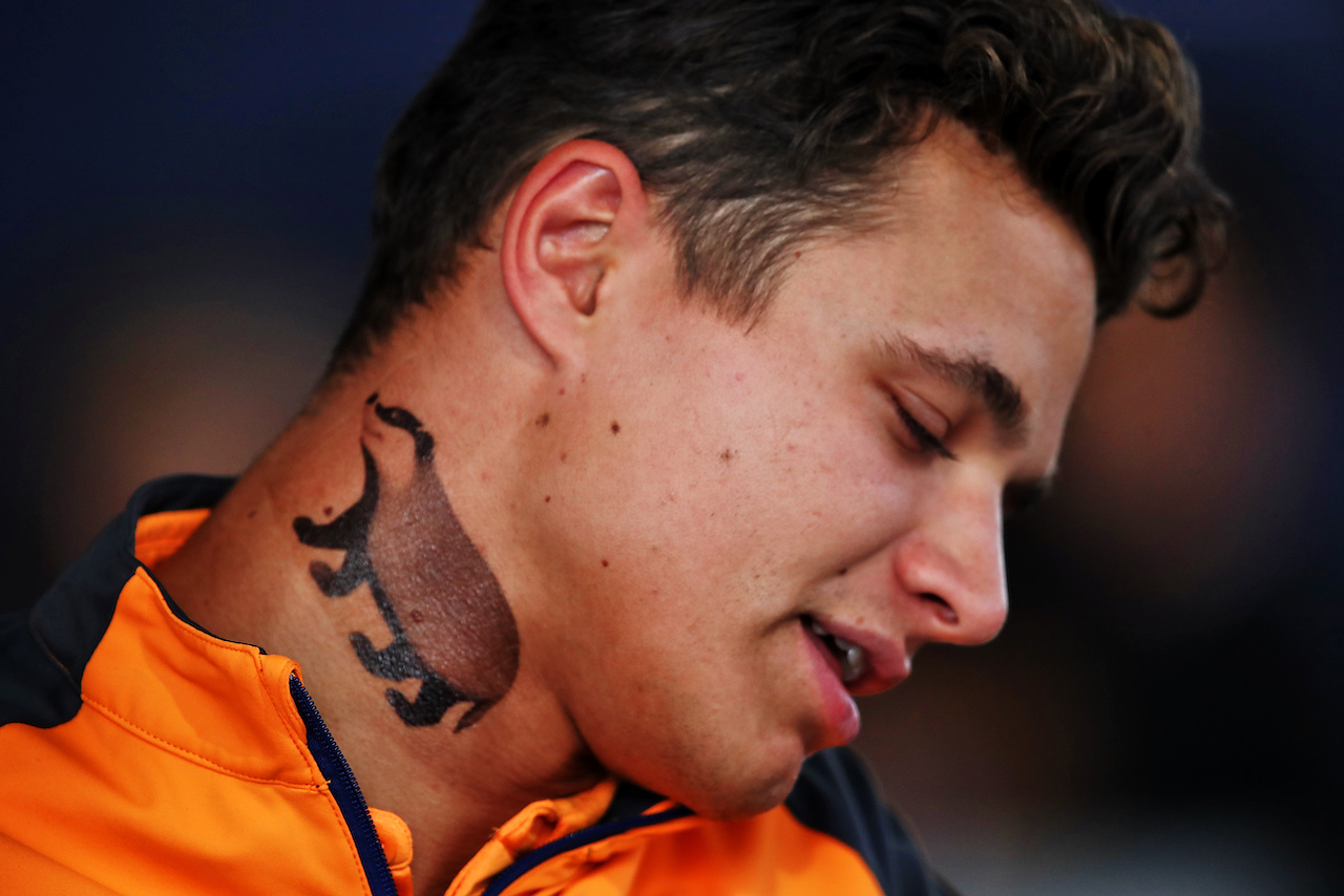 GP ITALIA, Lando Norris (GBR) McLaren - badger 'tattoo'.
08.09.2022. Formula 1 World Championship, Rd 16, Italian Grand Prix, Monza, Italy, Preparation Day.
 - www.xpbimages.com, EMail: requests@xpbimages.com © Copyright: Coates / XPB Images