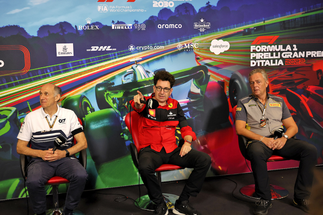 GP ITALIA, (L to R): Franz Tost (AUT) AlphaTauri Team Principal; Mattia Binotto (ITA) Ferrari Team Principal; e Mario Isola (ITA) Pirelli Racing Manager, in the FIA Press Conference.
10.09.2022. Formula 1 World Championship, Rd 16, Italian Grand Prix, Monza, Italy, Qualifiche Day.
- www.xpbimages.com, EMail: requests@xpbimages.com © Copyright: Bearne / XPB Images