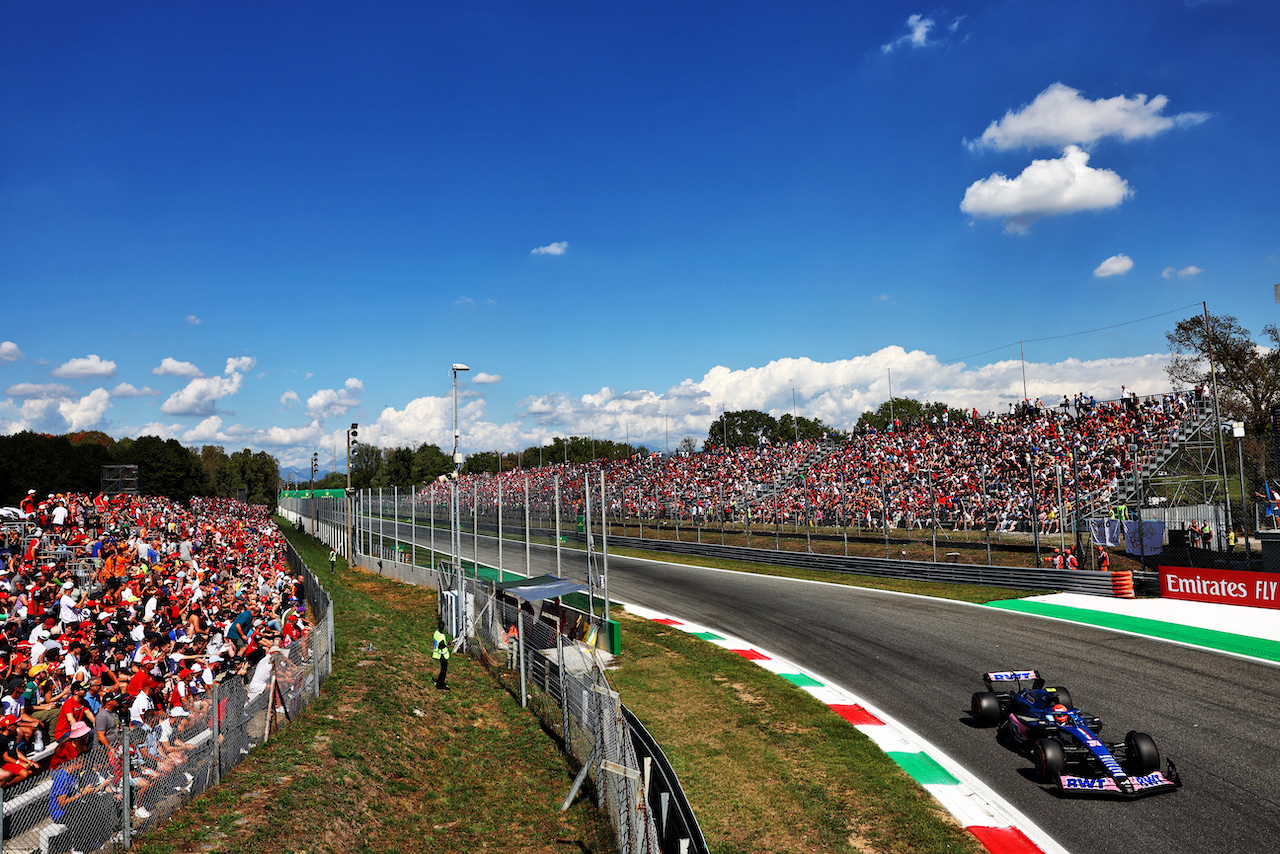 GP ITALIA, Esteban Ocon (FRA) Alpine F1 Team A522.
10.09.2022. Formula 1 World Championship, Rd 16, Italian Grand Prix, Monza, Italy, Qualifiche Day.
- www.xpbimages.com, EMail: requests@xpbimages.com © Copyright: Batchelor / XPB Images