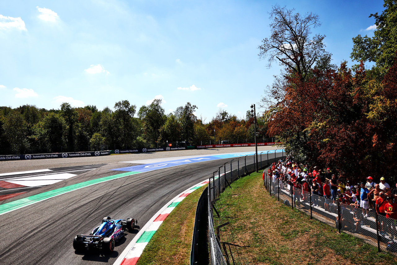 GP ITALIA, Fernando Alonso (ESP) Alpine F1 Team A522.
10.09.2022. Formula 1 World Championship, Rd 16, Italian Grand Prix, Monza, Italy, Qualifiche Day.
- www.xpbimages.com, EMail: requests@xpbimages.com © Copyright: Batchelor / XPB Images