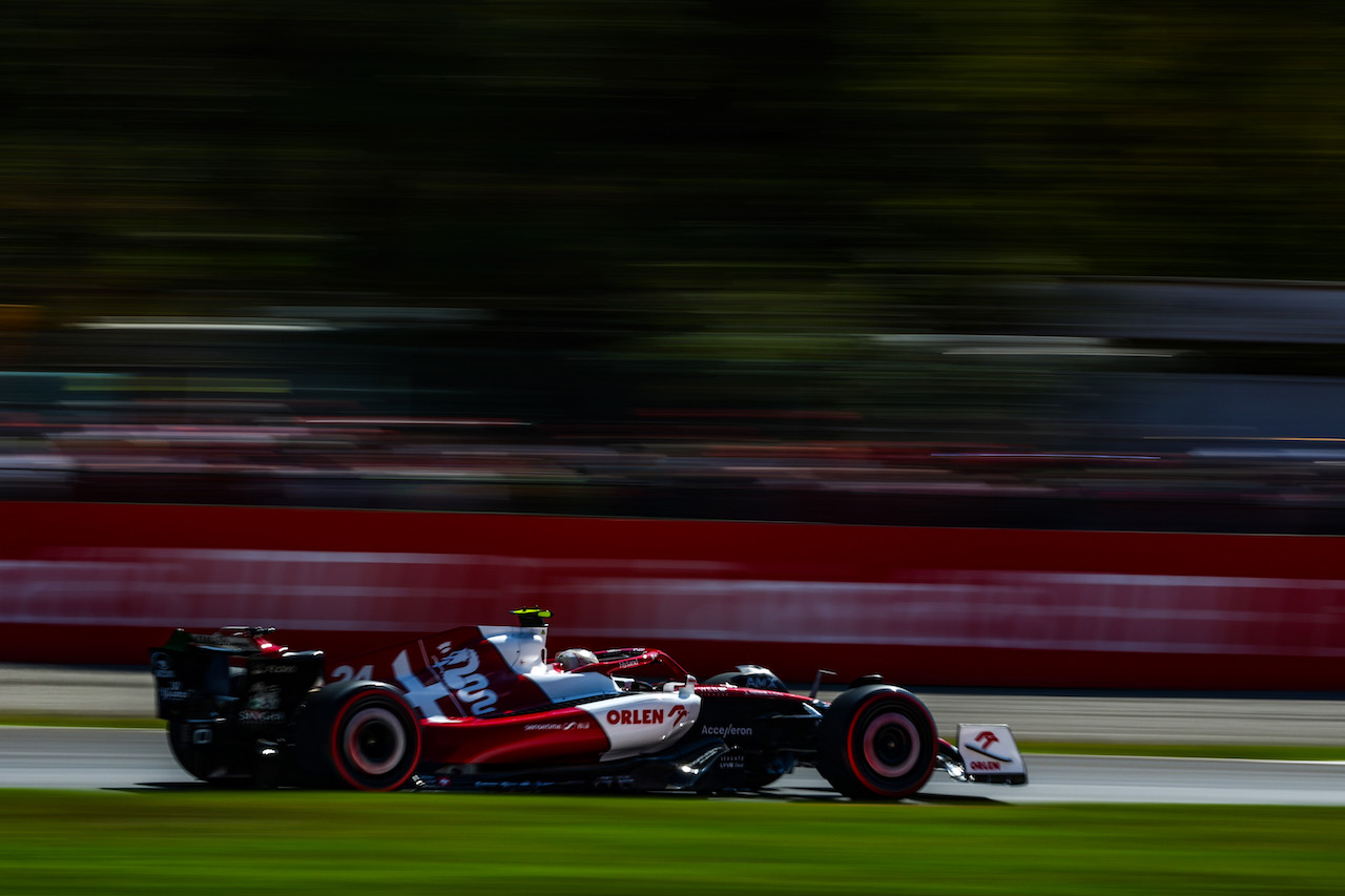 GP ITALIA, Guanyu Zhou (CHI), Alfa Romeo Racing 
10.09.2022. Formula 1 World Championship, Rd 16, Italian Grand Prix, Monza, Italy, Qualifiche Day.
- www.xpbimages.com, EMail: requests@xpbimages.com ¬© Copyright: Charniaux / XPB Images