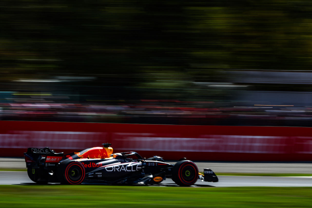 GP ITALIA, Max Verstappen (NLD), Red Bull Racing 
10.09.2022. Formula 1 World Championship, Rd 16, Italian Grand Prix, Monza, Italy, Qualifiche Day.
- www.xpbimages.com, EMail: requests@xpbimages.com ¬© Copyright: Charniaux / XPB Images